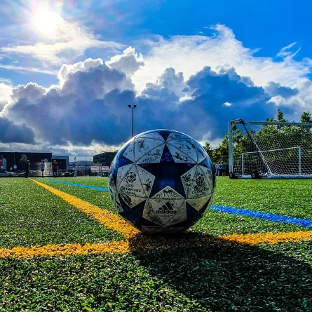 رئيس "فيفا": المنتخبات ستقيم في تجمعات إقليمية بمونديال 2026 