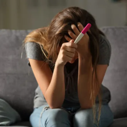 صورة لحامل تعاني من الصداع