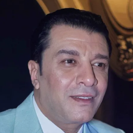 مصطفى كامل- الصورة من حسابه الشخصي على الفيس بوك