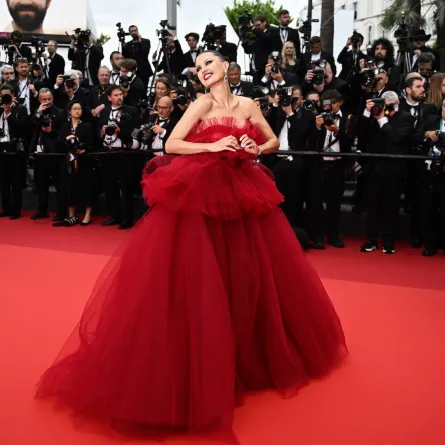 فيكتوريا بونيا Victoria Bonya تخطف الأنظار بإطلالتها- (مصدر الصورة: PATRICIA DE MELO MOREIRA AFP)