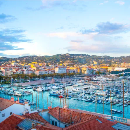 كان تعتبر أجمل مدينة في الريفييرا الفرنسية  