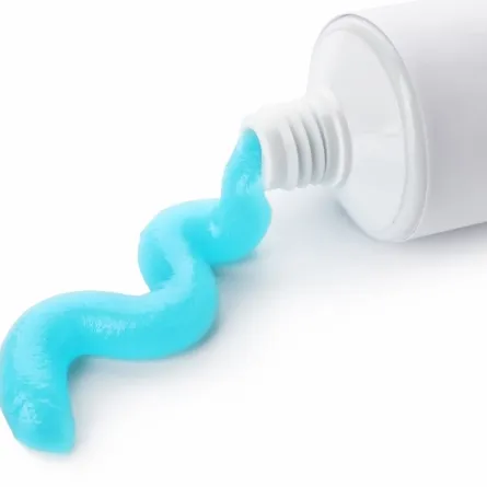 معجون الأسنان لأداء بعض أعمال المنزل