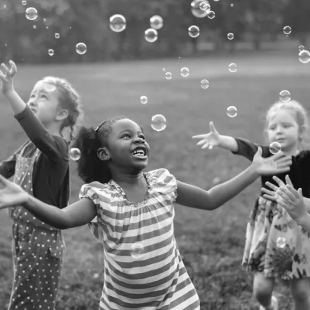 صورة لأطفال في الإجازة الصيفية