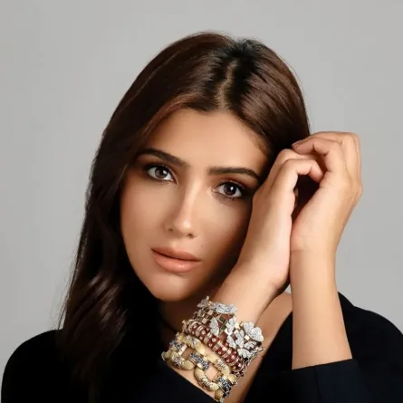 مي عمر - الصورة من صفحتها الرسمية على الفيس بوك