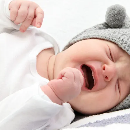 صورة لطفل يبكي