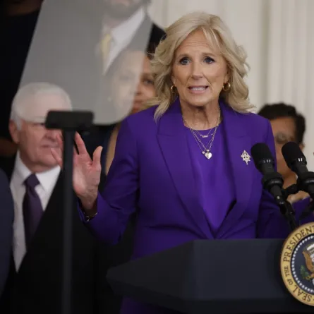 السيدة الأمريكية الأولى جيل بايدن Jill Biden في نيويورك (مصدر الصورة: CHIP SOMODEVILLA / GETTY IMAGES NORTH AMERICA / Getty Images via AFP)