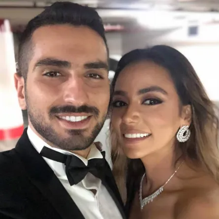 سارة الطباخ ومحمد الشرنوبي - الصورة من صفحتها الرسمية على الفيس بوك