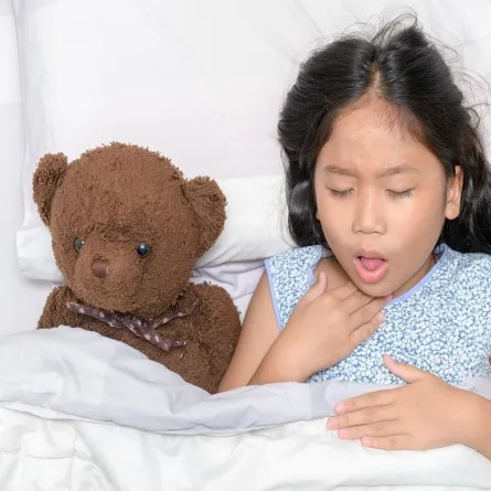 صورة لطفل تسعل