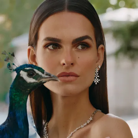 المصممة مي عمر: أفكر دوماً في شخصية المرأة التي نصمّم لها 