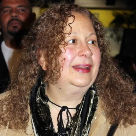 سمية الألفي - الصورة من حساب ابنها أحمد على انستغرام