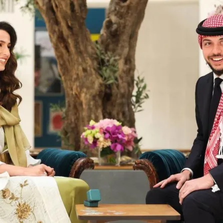 الأمير الحسين وخطيبته الآنسة رجوة آل سيف المصدر (من حساب الملكة رانيا)