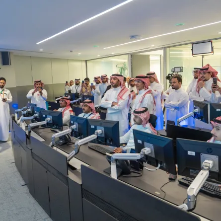 وصول طائرة رائدي الفضاء السعوديين إلى هيوستن