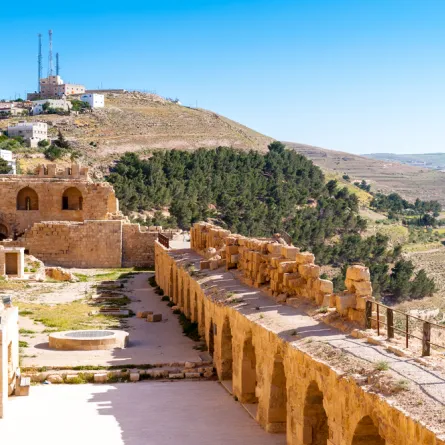 جولة على أشهر القلاع في الأردن 