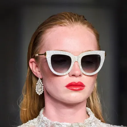 نظارة شمسية بيضاء من هيلين أنتوني Helen Anthony