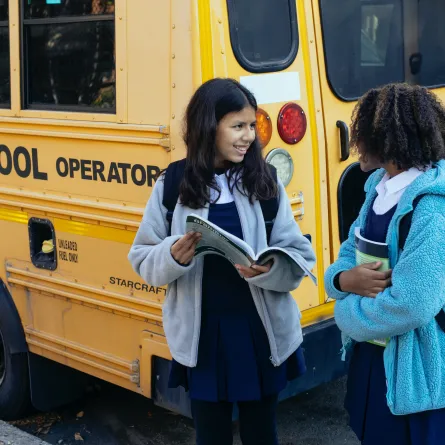 الضمان الاجتماعي السعودي يعلن مفاجأة للمستفيدين بشأن رسوم النقل المدرسي لعام 1445هـ - الصورة من pexels