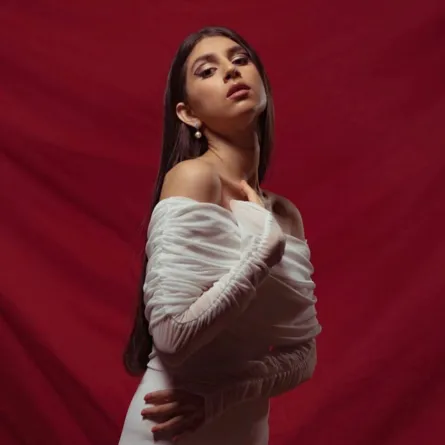 المصممة هاجر محمد - الصورة من المصدر 