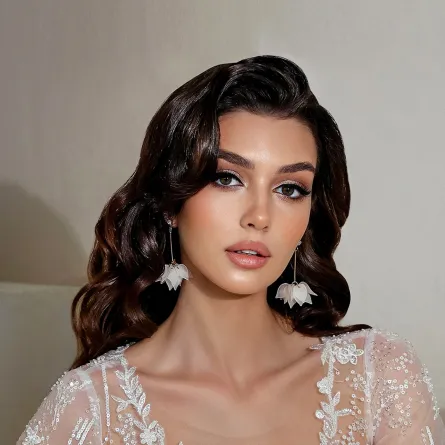 تسريحات شعر العروس الرائجة لموسم صيف 2023 لتزيني بها شعرك - Shutterstock