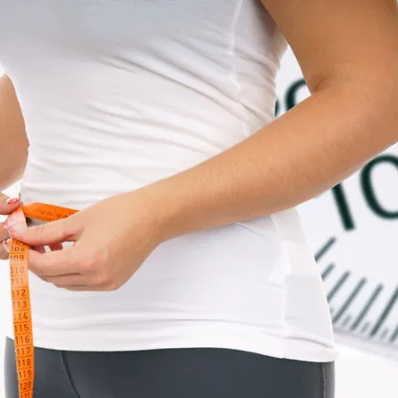 كيف تتخلصين من دهون البطن؟ (المصدر: Shutterstock) 