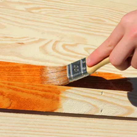 طلاء الخشب العائد ل قطعة من الأثاث