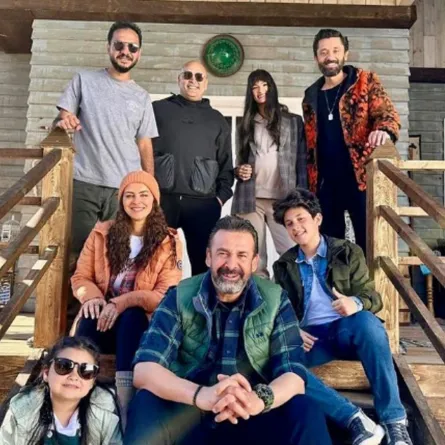 فريق عمل فيلم بيت الروبي- الصورة من الحساب الرسمي للفنان كريم عبد العزيز على إنستغرام