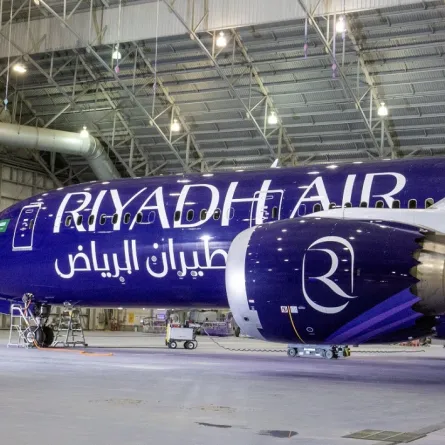 البنفسجي يكسو أسطول طيران الرياض 
