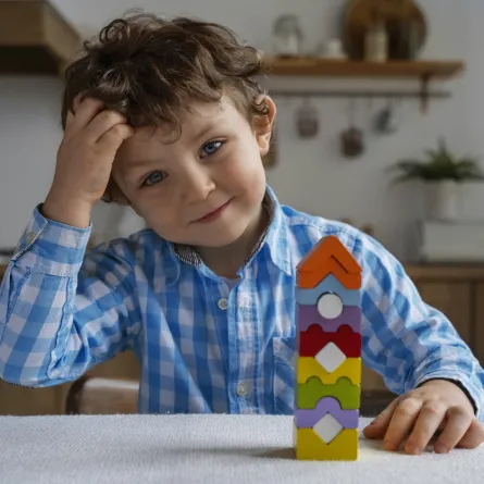 الفرق بين متلازمة أسبرجر والتوحد كبير..اكتشفيه مُبكراً (المصدر: Freepik)