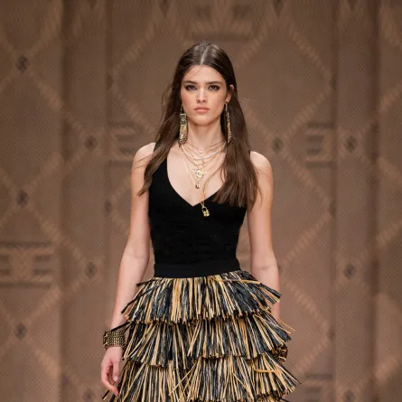 عودة الشراريب المبهجة Fringes the return