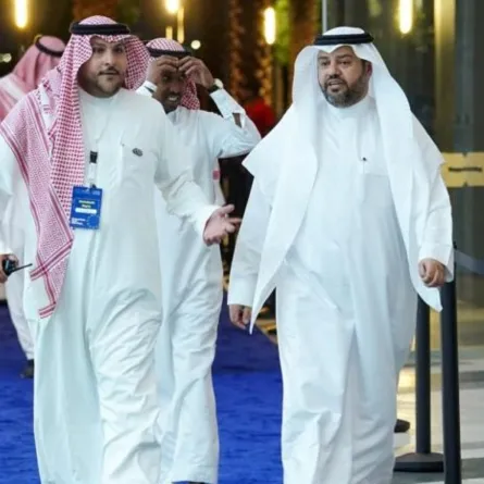 عبد الله آل عياف رئيس هيئة الأفلام وعبد العزيز نايتة -الصورة من المركز الاعلامي ل مهرجان الافلام الاوربية