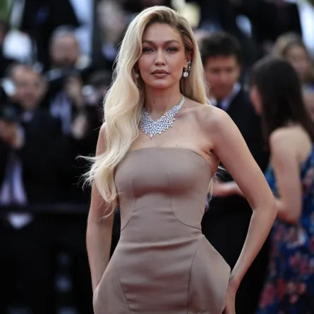 جيجي حديد في مهرجان كان السينمائي Gigi Hadid (مصدر الصورة: Valery HACHE / AFP)