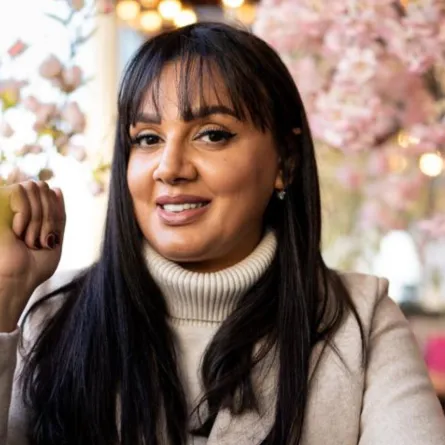 أول عربية تؤسّس منهجاً إلكترونياً في تعليم أساسيات الثراء مريم الدخيل: الثراء يعني أن تملك ما يكفي حاجتك 