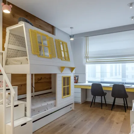 الأبيض يندرج تحت فئة الألوان الحيادية 