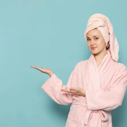 في يوم الاستحمام العالمي..أيهما أكثر فائدة للجسم الاستحمام ليلاً أم نهاراً؟ (المصدر: Freepik)