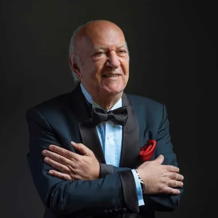 عمر خيرت - الصورة من صفحته الرسمية على الفيس بوك