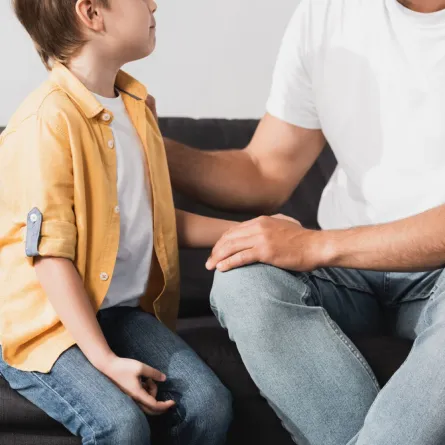 صورة لأب مع ابنه