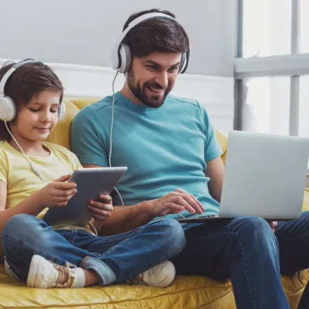 الأبوة في العصر الرقمي