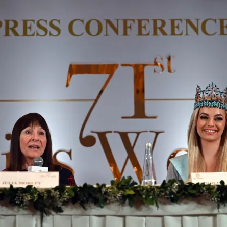 ملكة جمال العالم لعام 2022 Karolina Bielawska في مؤتمر صحفي في دلهي (مصدر الصورة: Arun SANKAR /AFP)