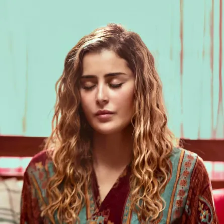 عائشة بن أحمد - الصورة من صفحتها الرسمية على الفيس بوك