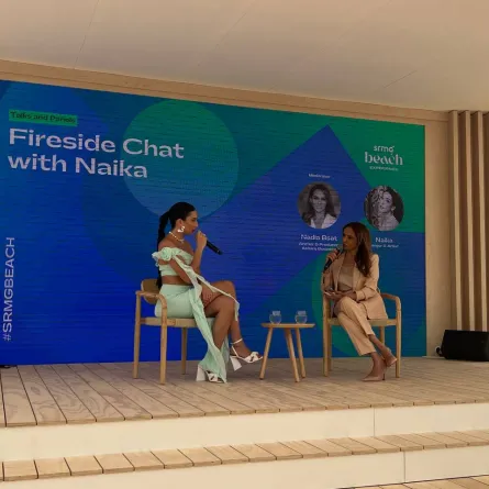 خلال الجلسة الحوارية 