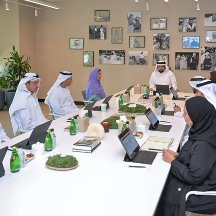  "منحة محمد بن راشد لطلبة الإعلام الإماراتيين". الصوة من حساب الشيخ أحمد على تويتر 