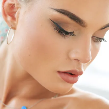 مكياج عيون- الصورة من Freepik