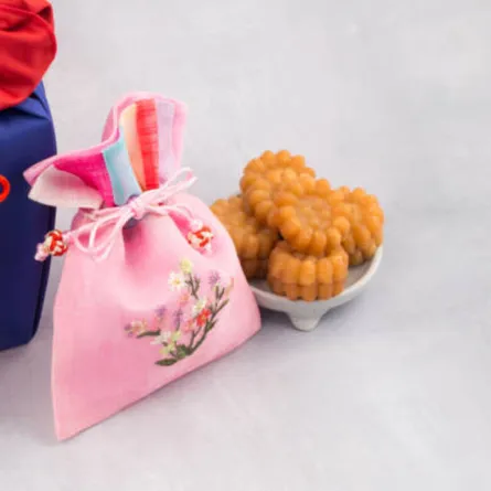 صورة لتوزيعات العيد