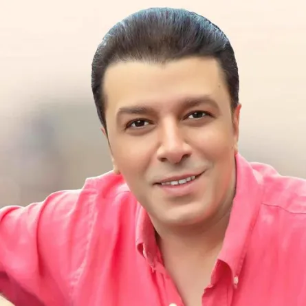 مصطفى كامل- الصورة من صفحته على فيسبوك