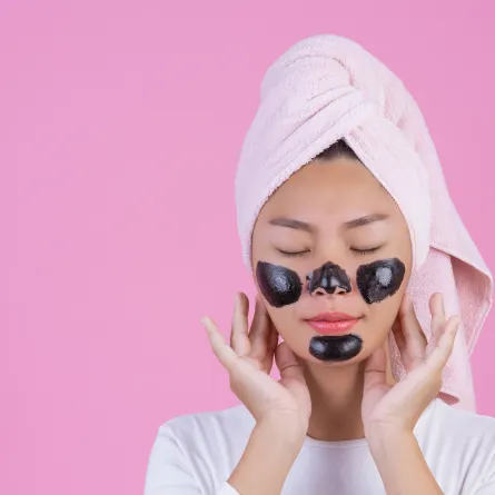 الرؤوس السوداء من مشاكل البشرة التي تؤرق الكثيرين- (مصدر الصورة: موقع freepik)