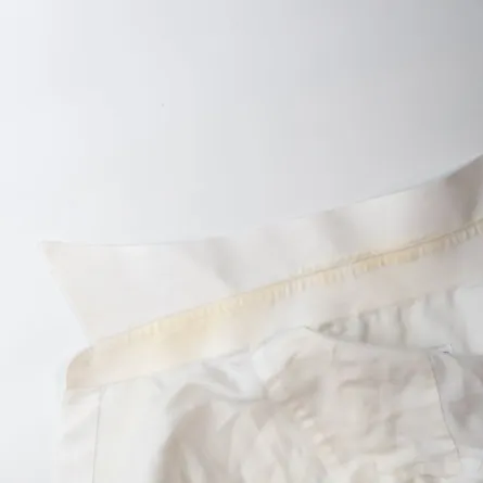 تنظيف ياقة القميص