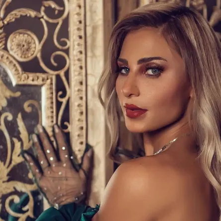 بسنت السبقي بالفيديو: كنت مخطوبة لتامر حسني وهو سبب اعتزالي