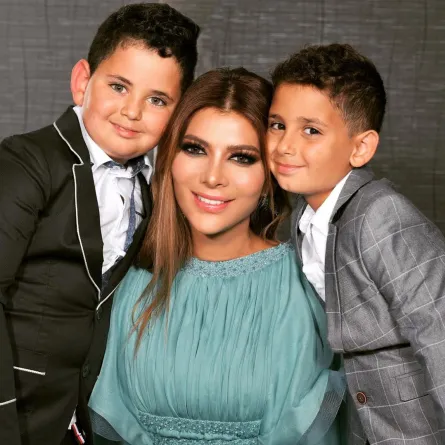 أصالة وطفلاها التوأم علي وآدم - الصورة من حسابها على انستغرام