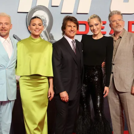 سيمون بيغ، هايلي أتويل، توم كروز، بوم كلمنتيف، والمخرج كريستوفر ماكراي (Actors Simon Pegg, Hayley Atwell, Tom Cruise, Pom Klementieff and director Christopher McQuarrie). مصدر الصورة: Giuseppe CACACE / AFP