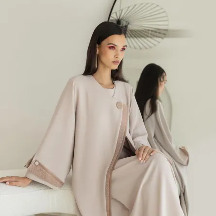 أحدث موديلات العبايات الخليجية لعام 2023