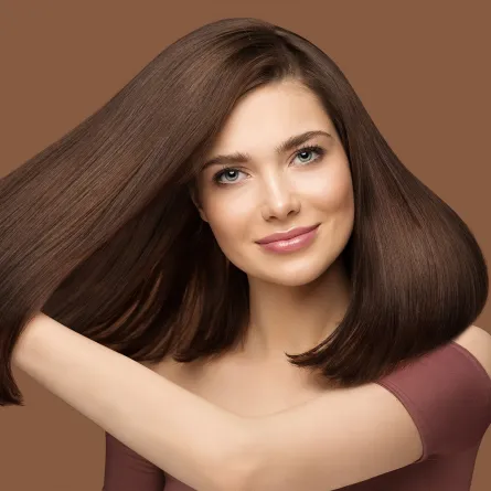 كيفية استخدام زيت إكليل الجبل للشعر لاستعادة صحته وبريقه (المصدر: Shutterstock)