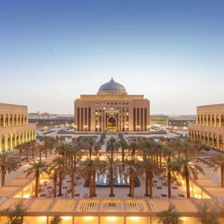 جامعة الأميرة نورة تستحدث برنامج هندسة الطاقة المتجددة لعام 1445 - الصورة من واس